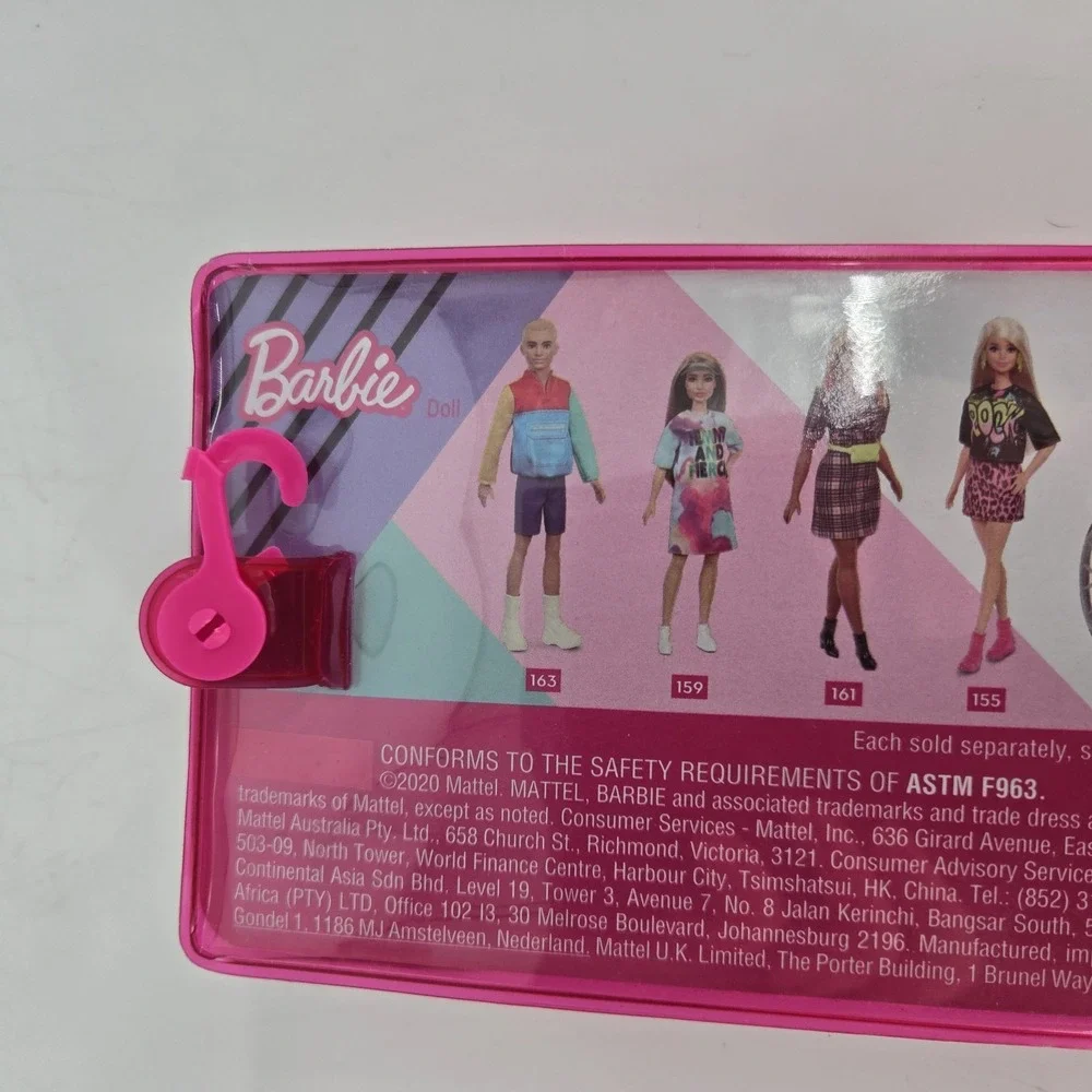 Mattel - Barbie FASHIONISTAS DOLL #135 (Vitiligo, Curly Brunette Hair) GYG08